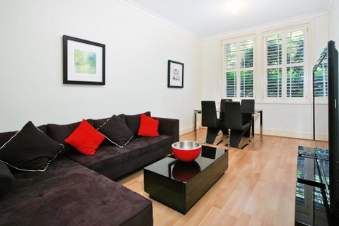 Art Deco In The Cul-de-Sac - Spacious Executive 1BR Potts Point Apartment In Quiet Cul-de-Sac - Accommodation Gold Coast 0