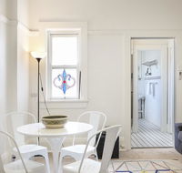 Art Deco Oasis Minutes From the City - Accommodation Gold Coast
