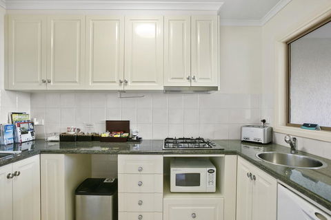 Arthurs Views - Accommodation Gold Coast 3