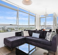 As the Sun Sets - Modern and Spacious 2BR Zetland Apartment Facing the Setting Sun - Accommodation Gold Coast