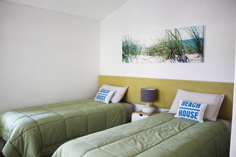 Asanti Agnes Water Surfing Beach - Gold Coast 4U 0