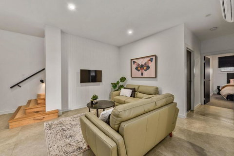 Luxury On Holland Kingston SE - Accommodation Gold Coast 3