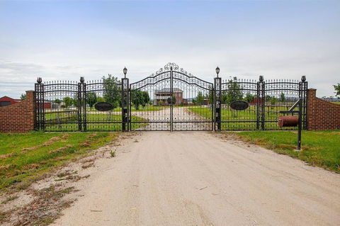 Luxury Pennsylvania Farm House In Langlang Town - Gold Coast 4U 1