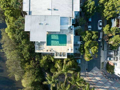 Luxury Stays Varsity-Robina-Bond - Accommodation Gold Coast 1