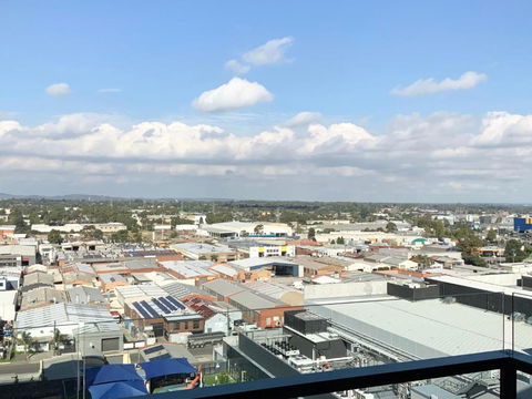 M-city Apartment - Executive Twin King Ensuites - Fully Equipped - Free Parking, Fast Wifi, Smart TV, Netflix, Complementary Drinks & Amenities - M-city Shopping Centre Clayton 3168 - Accommodation Gold Coast 3