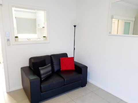 M4 West Perth Studio Apartment Near Kings Park - Gold Coast 4U 1