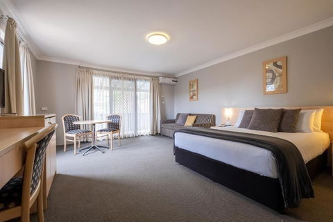 Maclin Lodge Motel - Accommodation Gold Coast 0