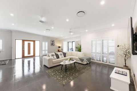Magic On MacArthur - Gold Coast 4U 1