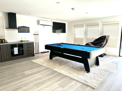 Main Residences - Accommodation Gold Coast 2