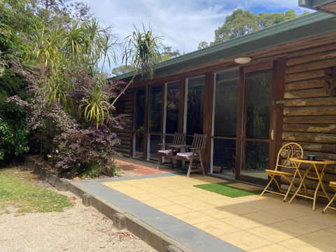 Mallacoota Log Cabins - Accommodation Gold Coast 3