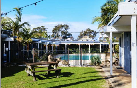 Mallacoota Hotel Motel - Accommodation Gold Coast 2