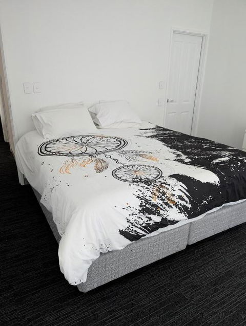 Mannum River Rentals - Gold Coast 4U 1