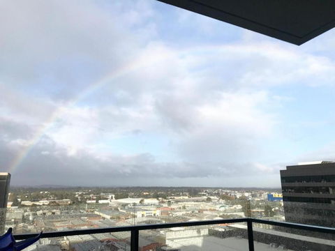 M-city Shopping Center Apartment - Executive Twin King Ensuites - Fully Equipped - Free Parking, Fast Wifi, Smart TV, Netflix, Complementary Drinks & Amenities - Clayton 3168 - Accommodation Gold Coast 2