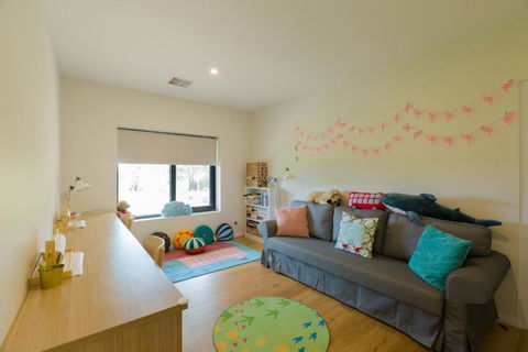 Mattner House Family Vacation Resort - Gold Coast 4U 0