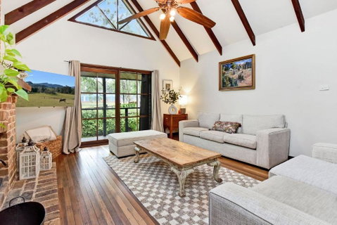 Meadowbrook Manor In North Rothbury - Accommodation Gold Coast 3