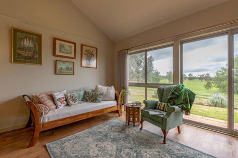 Meander Retreat - The Green Room - Gold Coast 4U 2