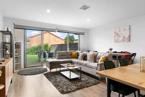 Mellow&Modernized Townhouse-3Beds-Quiet-Anzac Hwy - Accommodation Gold Coast 2