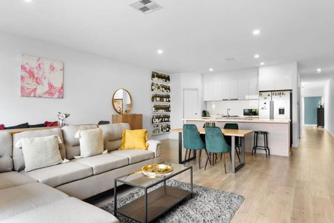 Mellow&Modernized Townhouse-3Beds-Quiet-Anzac Hwy - Accommodation Gold Coast 0