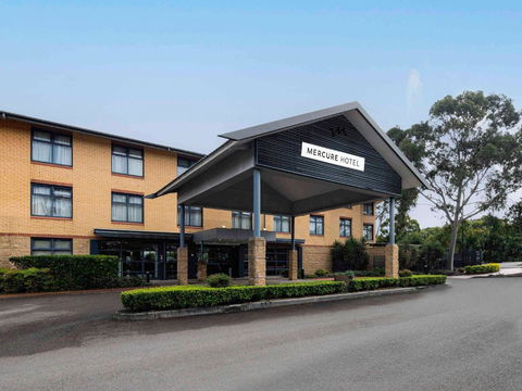 Mercure Sydney Blacktown - 1 Gold Coast 2