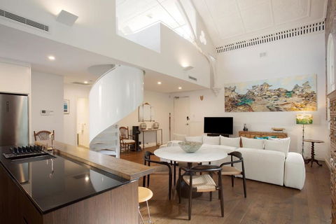 Mezzanine Magic, Bondi Junction - Gold Coast 4U 1