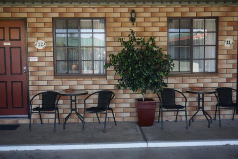 Miles Outback Motel - Accommodation Gold Coast 3