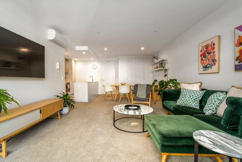 Modish Apartment Near Parliamentary Triangle - Accommodation Gold Coast 1