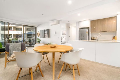 Modish Apartment Near Parliamentary Triangle - Accommodation Gold Coast 3
