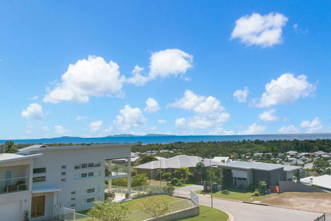 Modern Luxury Ocean Views - Gold Coast 4U 1