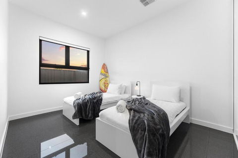 Moana Sands - Luxury Beachfront - Gold Coast 4U 2