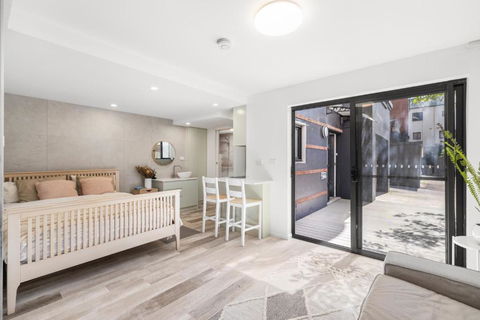 Modern Studio, Minutes To Ferry, City, CBD - Accommodation Gold Coast 1