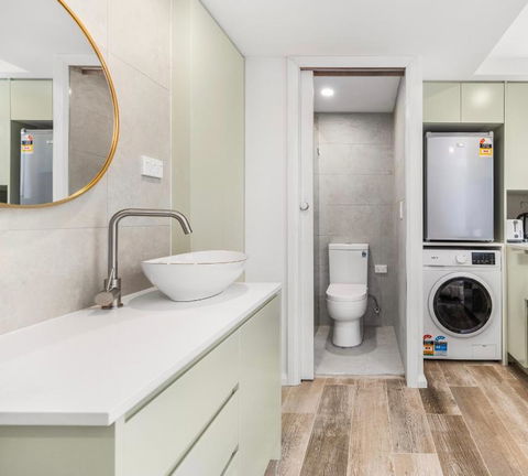 Modern Studio, Minutes To Ferry, City, CBD - Accommodation Gold Coast 3