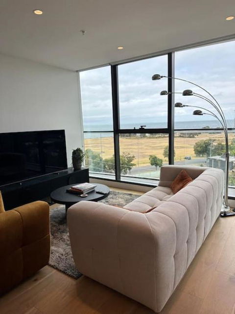 Modern 2 BRM Apt In Williamstown - Accommodation Gold Coast 1