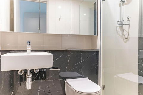 Modern 2B With Loft Bed Parking Central Mascot - Accommodation Gold Coast 1