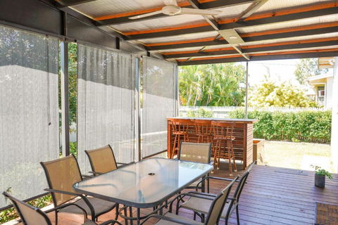 Mooney St Manor - Accommodation Gold Coast 1