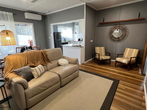 Mooney St Manor - Accommodation Gold Coast 3