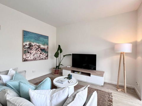 Modern Beach Oasis In Elwood Village - Gold Coast 4U 0