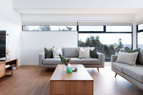Modern Beaconsfield Retreat With Town Views - Accommodation Gold Coast 0