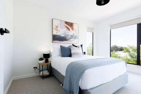 Modern Beaconsfield Retreat With Town Views - Accommodation Gold Coast 3