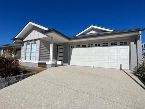 Modern Family Friendly Ipswich Home - Gold Coast 4U 0
