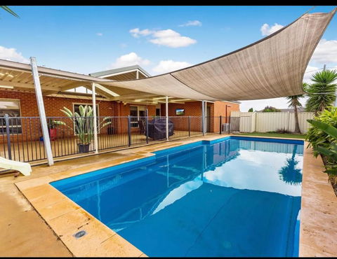 Modern Family Home With Pool - Accommodation Gold Coast 0