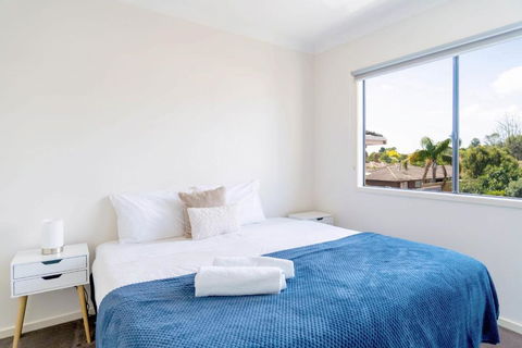 Modern Home In Central Oakleigh East - Accommodation Gold Coast 1