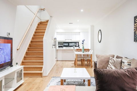 Modern Living 2br Townhouse In Maidstoneoffice - Accommodation Gold Coast 0