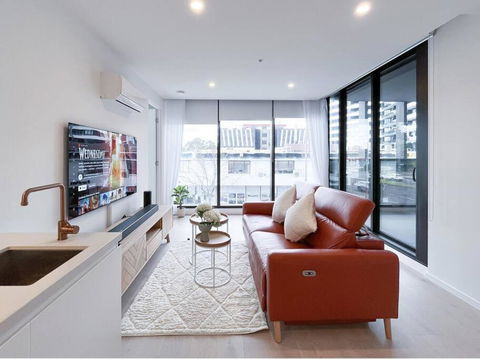 Modern Luxury 2B2B Sky Garden SmartTV - Accommodation Gold Coast 0