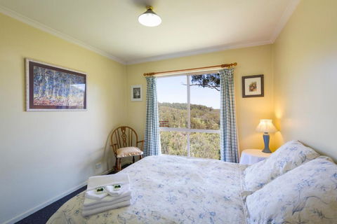 Moffat Falls Cottage Overlooking Waterfalls And Mountains - Accommodation Gold Coast 3