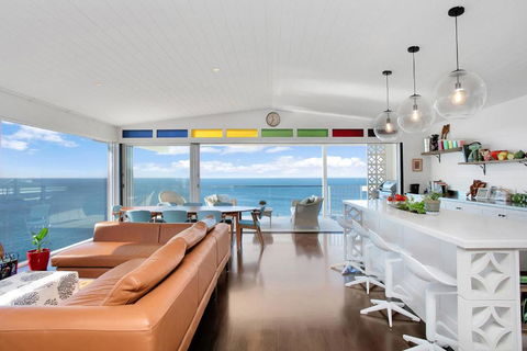 Monash Beach House - Oceanfront - Gold Coast 4U 2