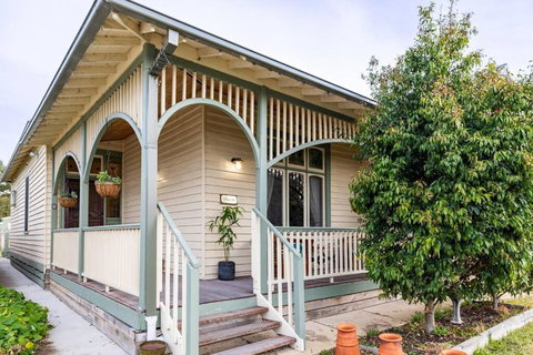 Montreux On High Country Feel Just 5 Minutes From Geelong CBD - Accommodation Gold Coast 1