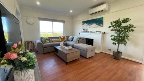 Morwell Pet Friendly 3 BRMS Rental Home Free Wi-fi - Accommodation Gold Coast 0