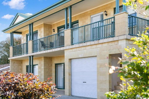 Mountain Views Milton - Accommodation Gold Coast 3