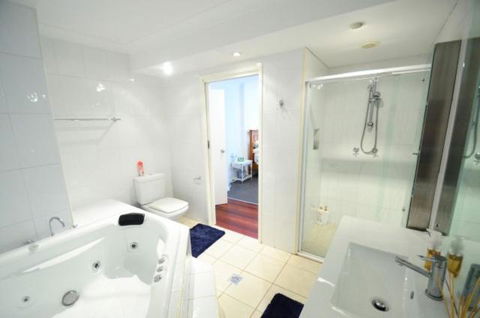 Mountshannon - Gold Coast 4U 1