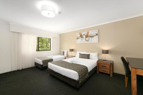 Mt Ommaney Hotel Apartments - Gold Coast 4U 2